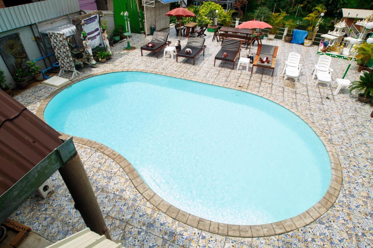 Noble Night Guesthouse Kanchanaburi Esterno foto