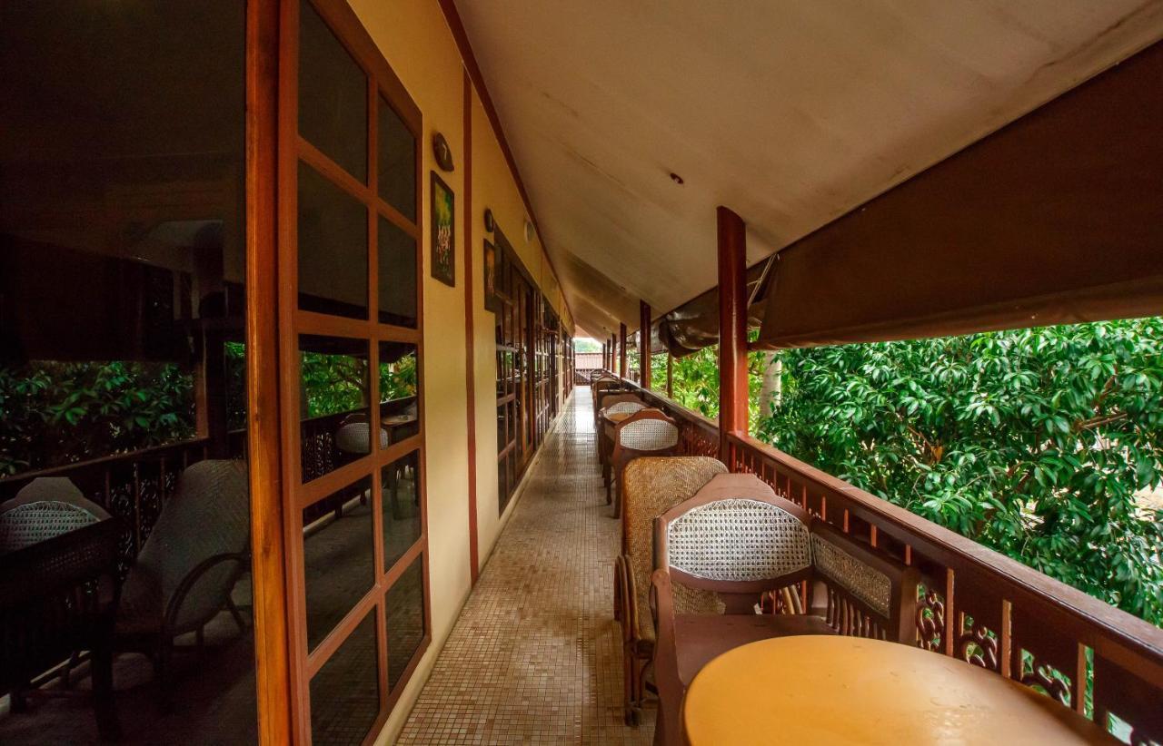 Noble Night Guesthouse Kanchanaburi Esterno foto