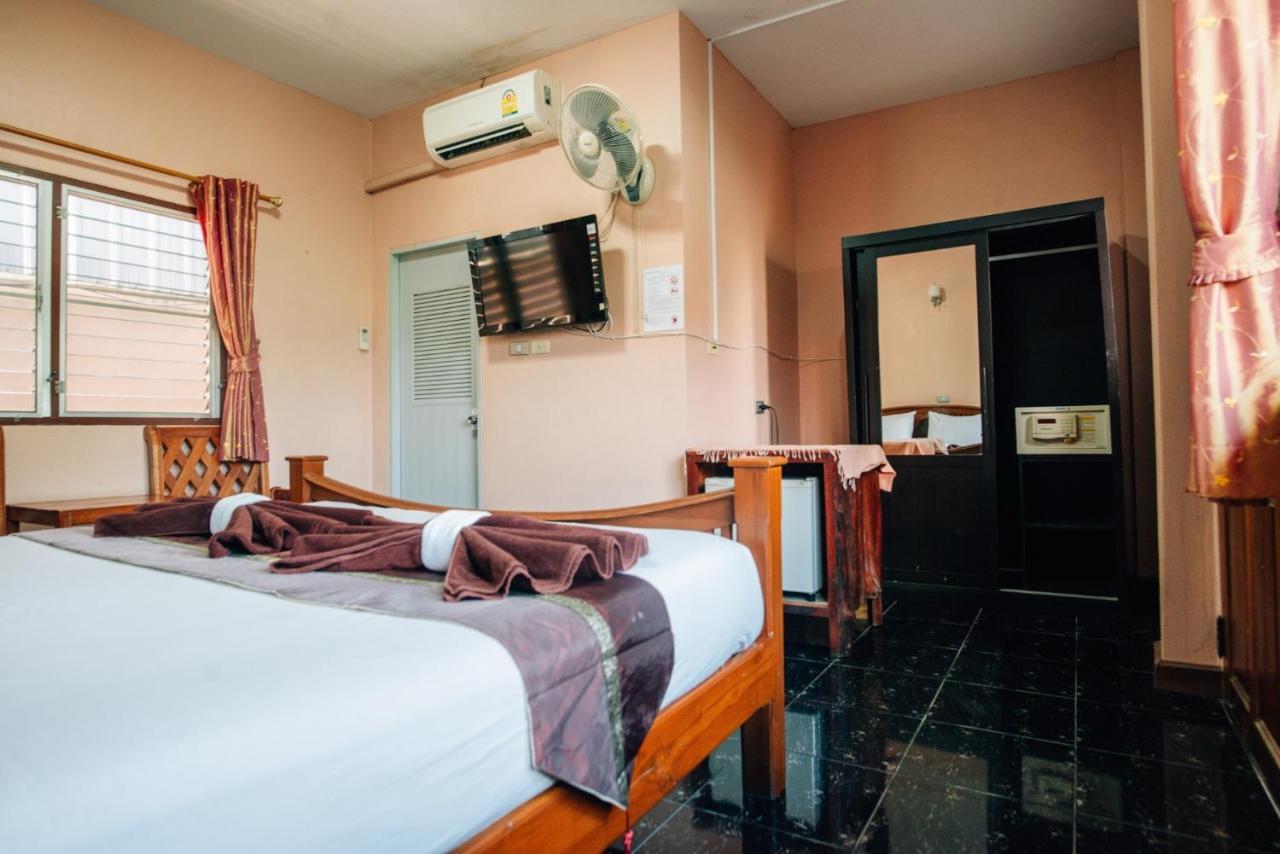 Noble Night Guesthouse Kanchanaburi Esterno foto